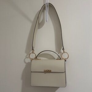 Elegant Cream Handbag Marc Jacobs